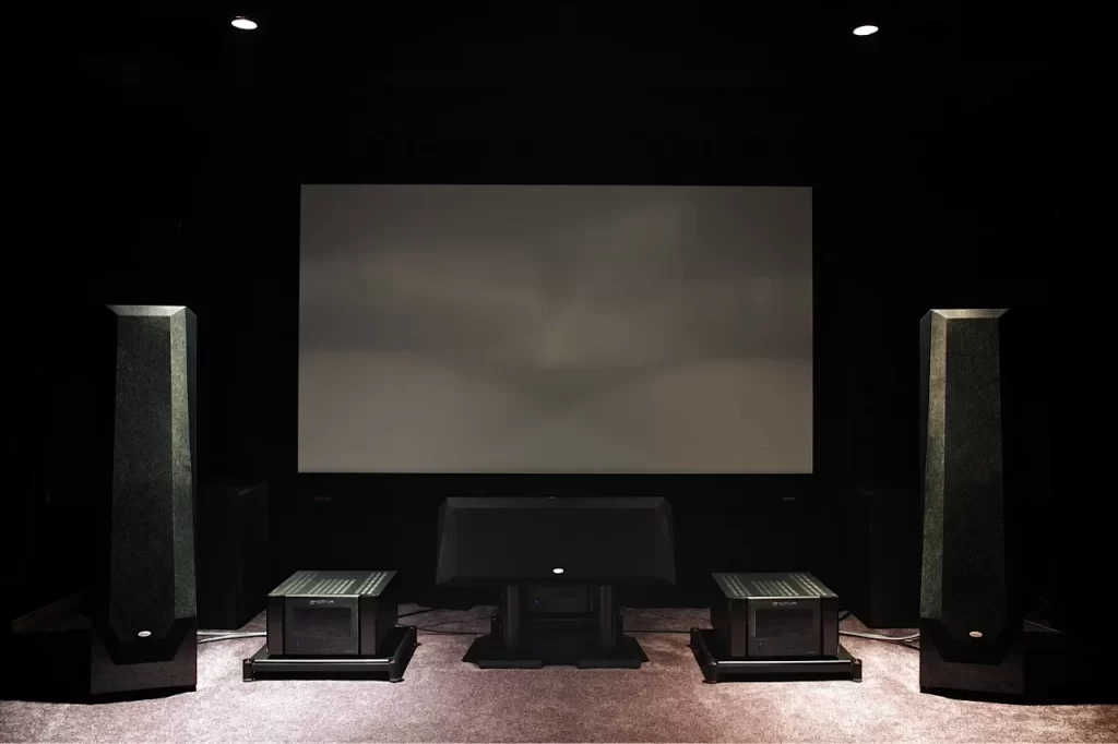 Legacy Focus SE, Marquis D Home theater - 1